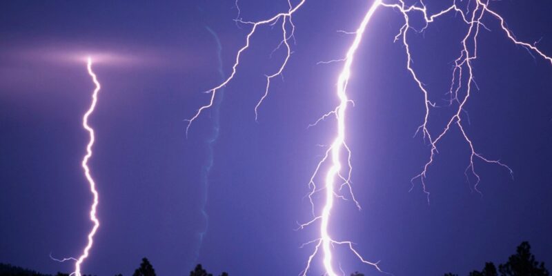 Carga eléctrica, culombio (C)